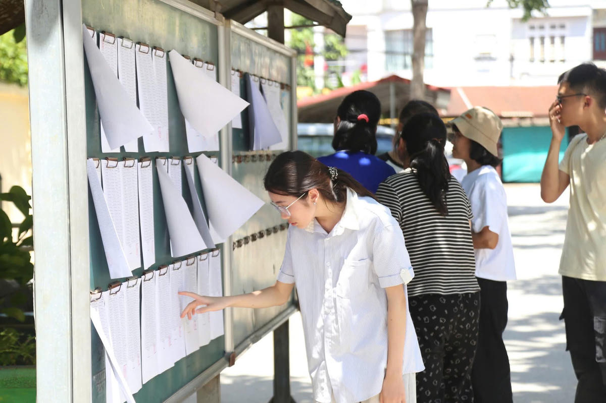 Các thí sinh kiểm tra lại thông tin cá nhân để điều chỉnh nếu có sai sót.