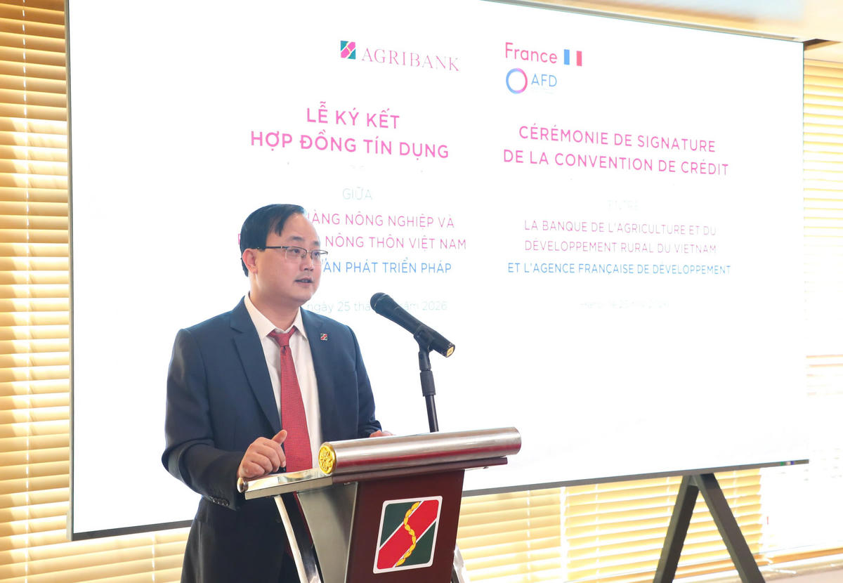 Ông Tô Huy Vũ, Bí thư Đảng ủy, Chủ tịch Hội đồng thành viên Agribank phát biểu tại Lễ ký kết