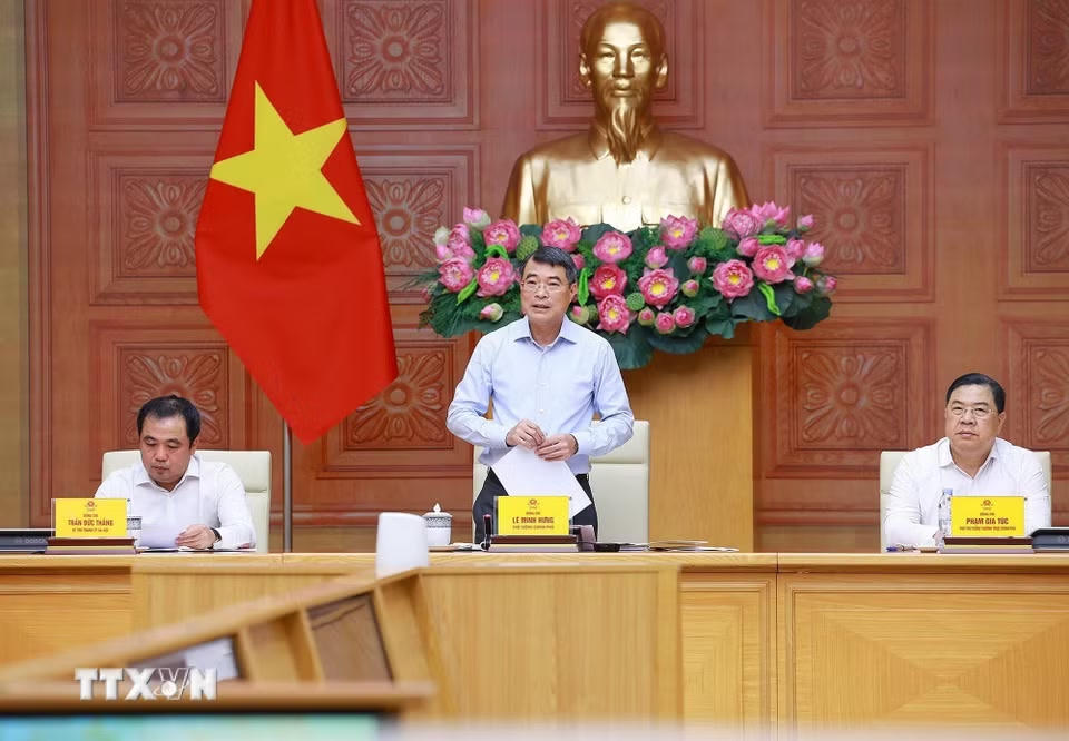 Thủ tướng Lê Minh Hưng chủ trì họp về nhà ở cho thuê trên địa bàn Thành phố Hà Nội. (Ảnh: Dương Giang/TTXVN)