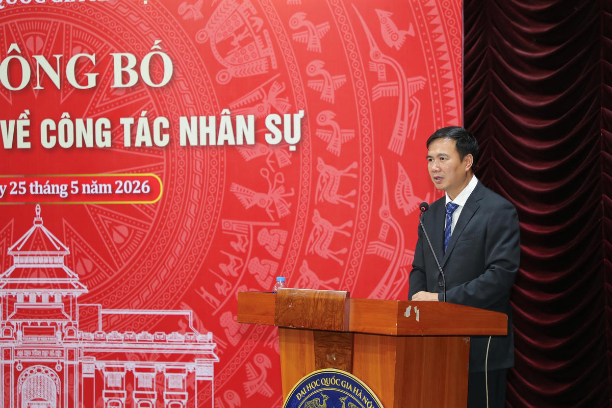 Giám đốc ĐHQGHN Bùi Thế Duy phát biểu tại buổi lễ.