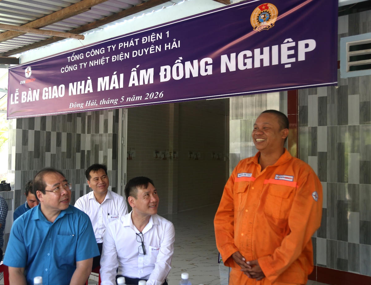 Công đoàn viên Nguyễn Văn Thùy chia sẻ niềm vui khi được hỗ trợ xây dựng nhà “Mái ấm đồng nghiệp” nhân Tháng Công nhân năm 2026.