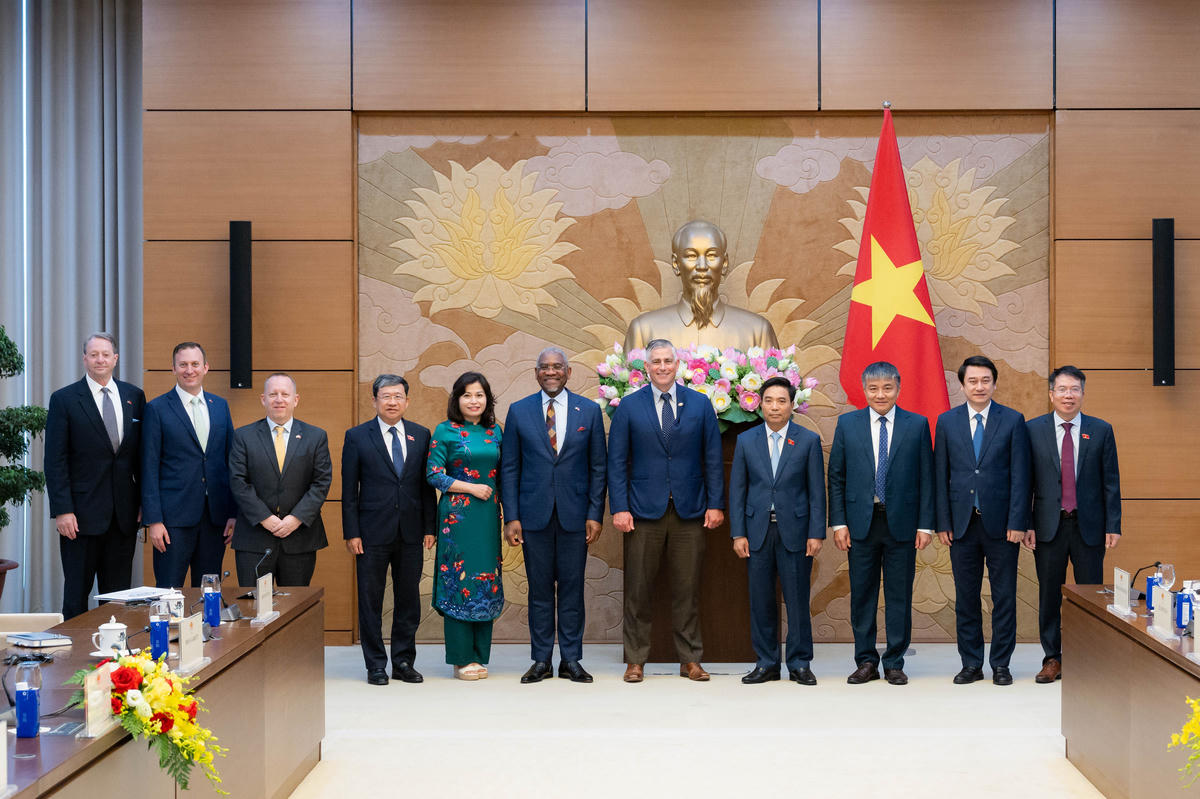  Phó Chủ tịch Quốc hội, Thượng tướng Nguyễn Doãn Anh tiếp Đoàn Hạ nghị sĩ Hoa Kỳ.&nbsp;Ảnh: Trung Thành