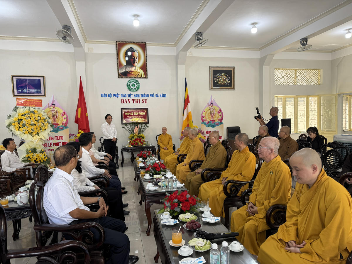 Mặt trận Đà Nẵng chúc mừng Đại lễ Phật đản
