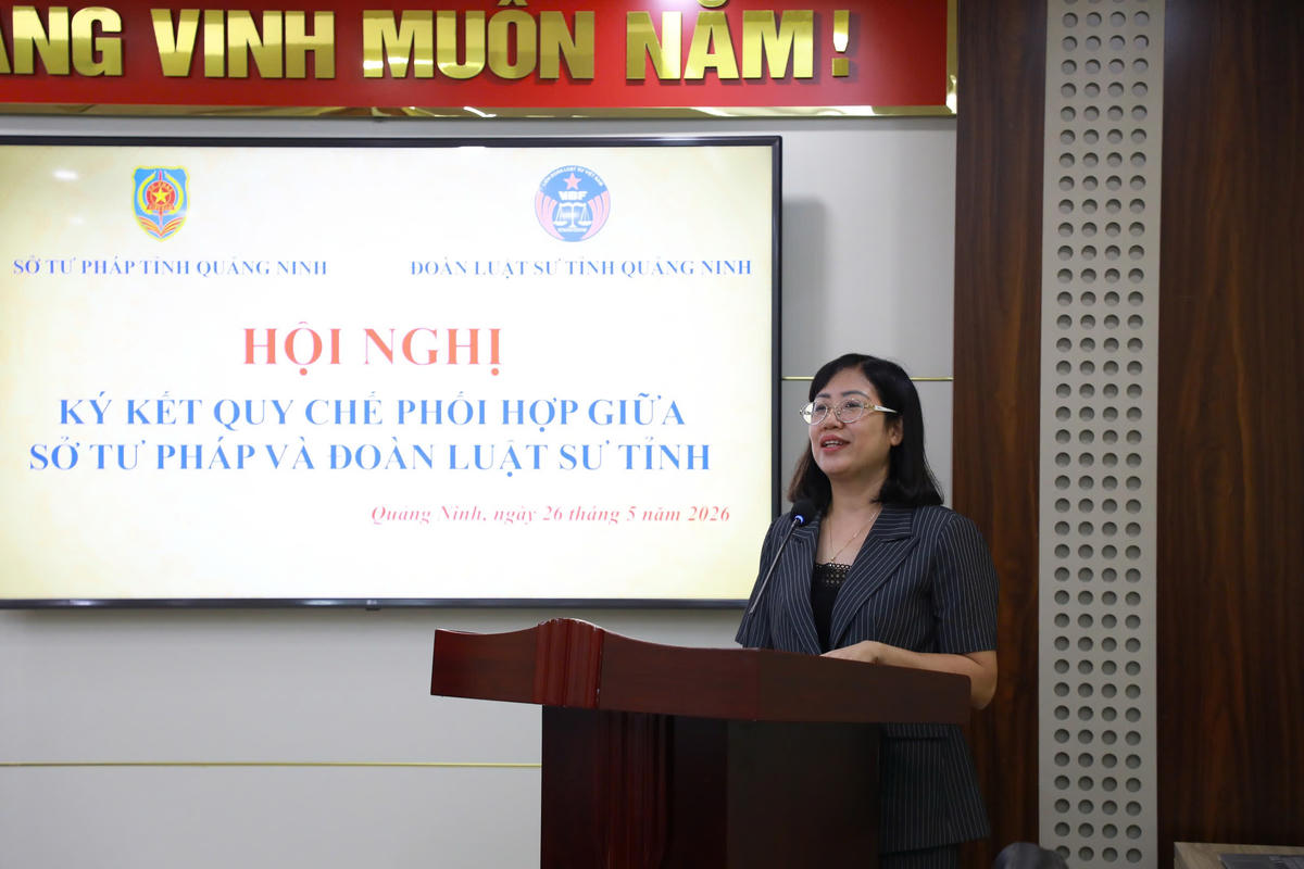 Bà Nguyễn Thị Huệ, Giám đốc Sở Tư pháp bày tỏ đánh giá cao sự phối hợp trách nhiệm của Đoàn Luật sư tỉnh Quảng Ninh.