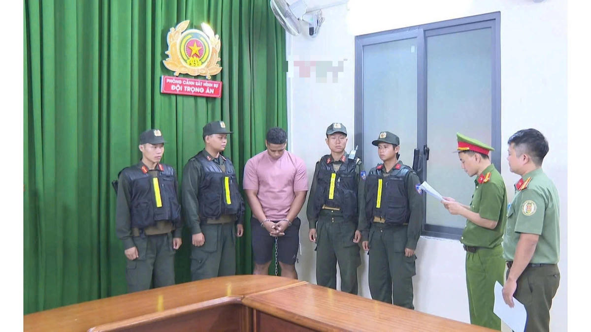 TP Hồ Chí Minh: Họp báo vụ bắt giữ 2 nghi phạm người nước ngoài nổ súng ngay trung tâm thành phố