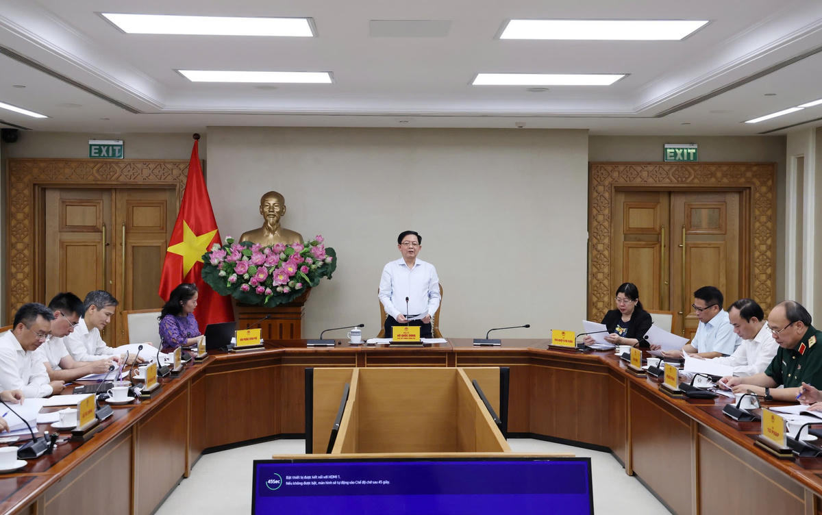 Phó Thủ tướng Hồ Quốc Dũng chủ trì cuộc họp về việc triển khai nhiệm vụ sơ kết thực hiện Nghị quyết số 18-NQ/TW và định hướng sửa đổi Luật Đất đai - Ảnh: Gia Huy