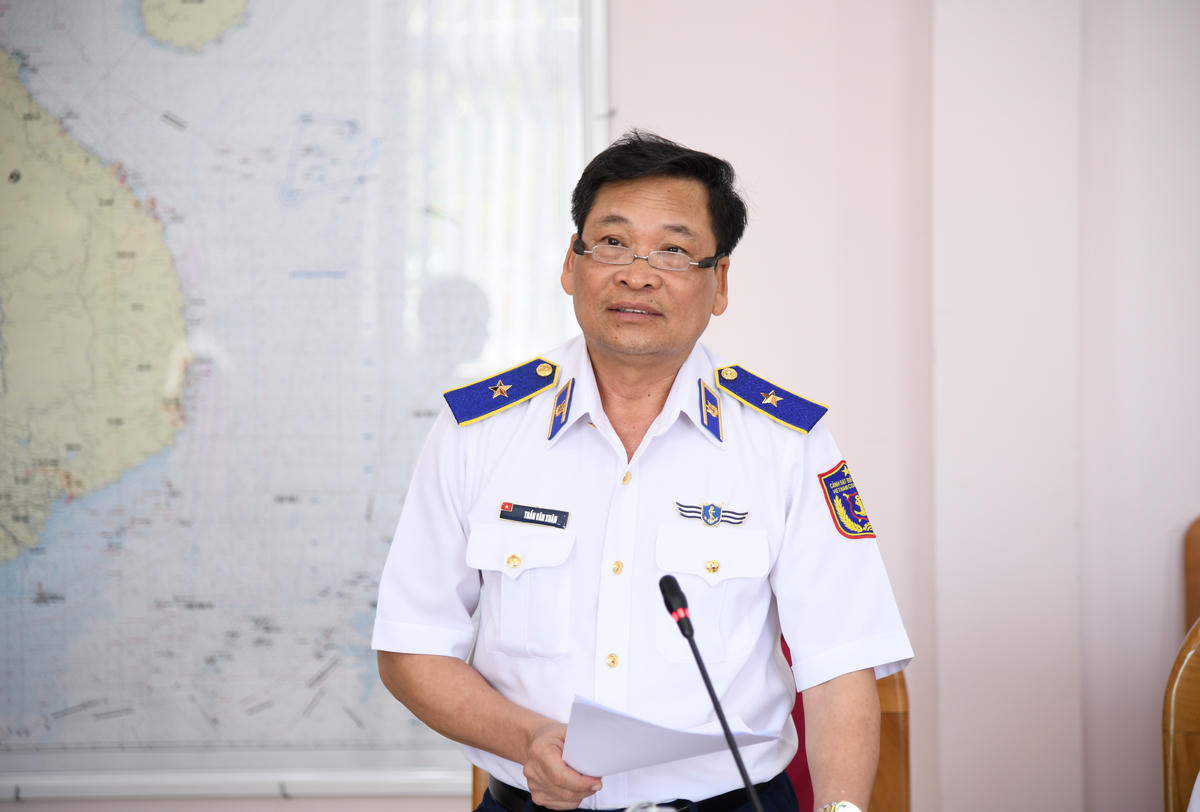 Thiếu tướng Trần Văn Xuân, Phó Chính ủy Cảnh sát biển Việt Nam phát biểu tại hội nghị. Ảnh: Đức Định.