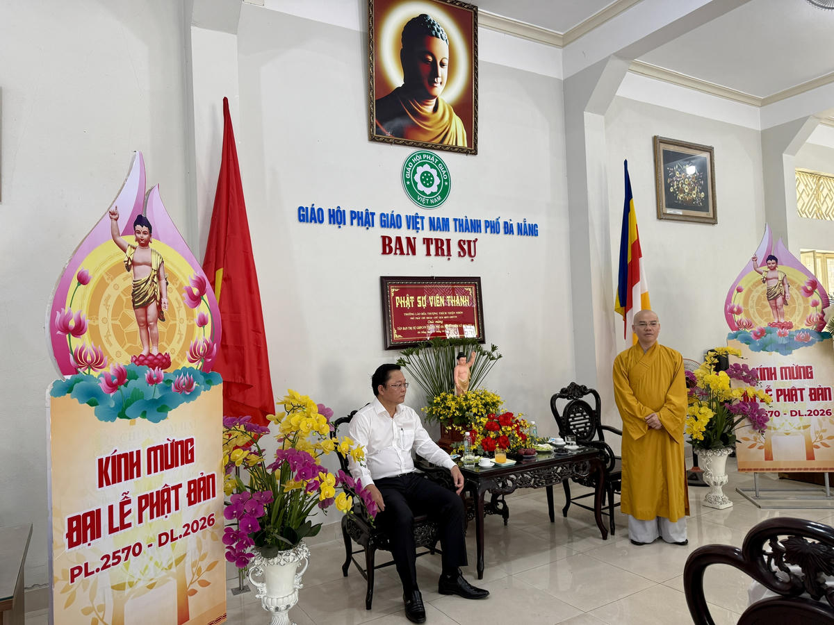 Mặt trận Đà Nẵng chúc mừng Đại lễ Phật đản