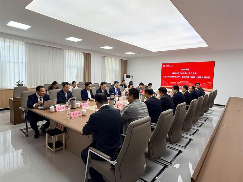 Toàn cảnh buổi làm việc.