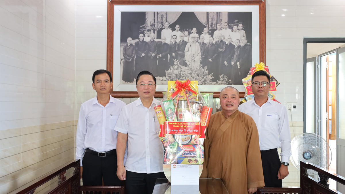Mặt trận Đà Nẵng chúc mừng Đại lễ Phật đản