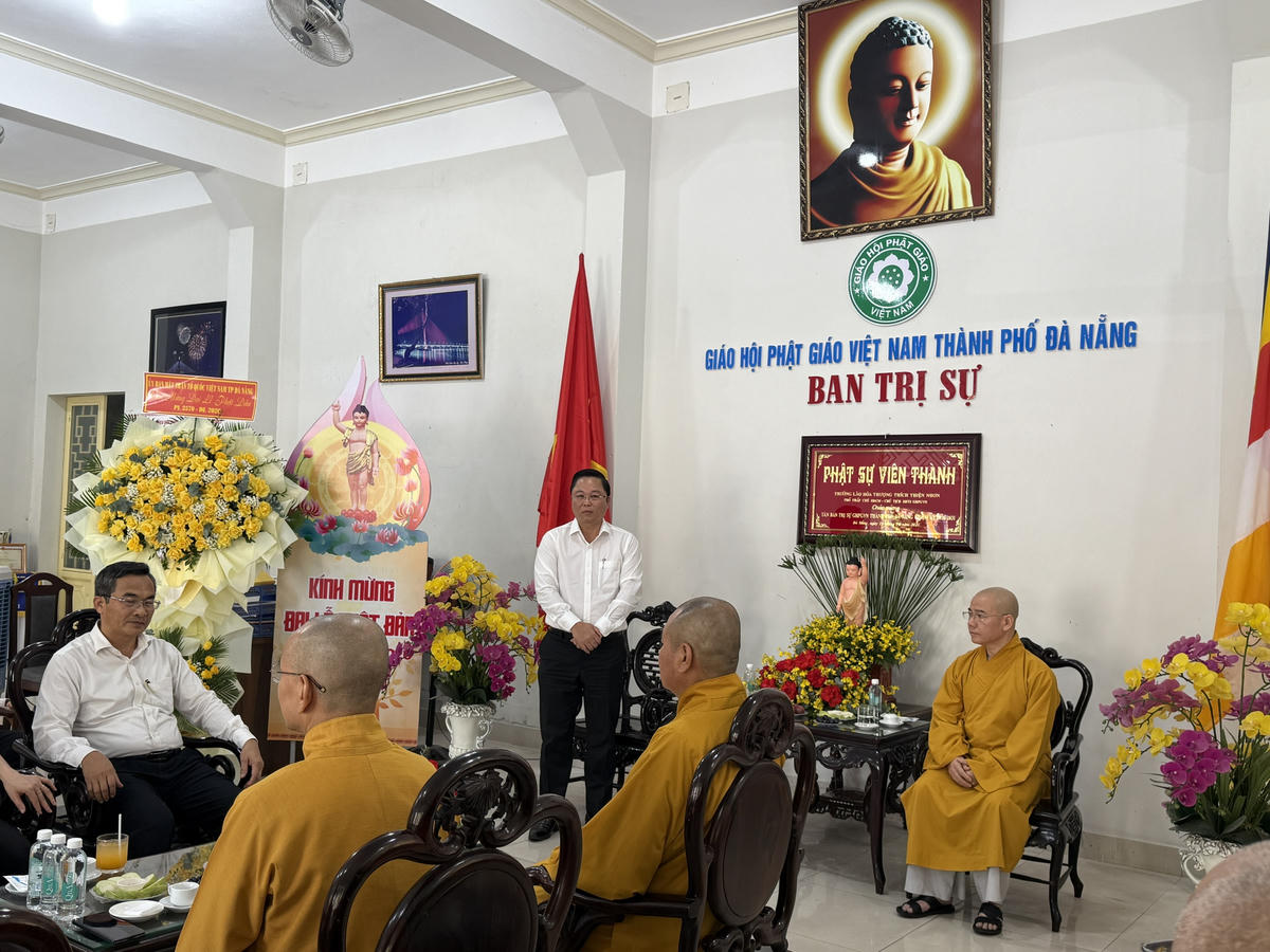 Mặt trận Đà Nẵng chúc mừng Đại lễ Phật đản