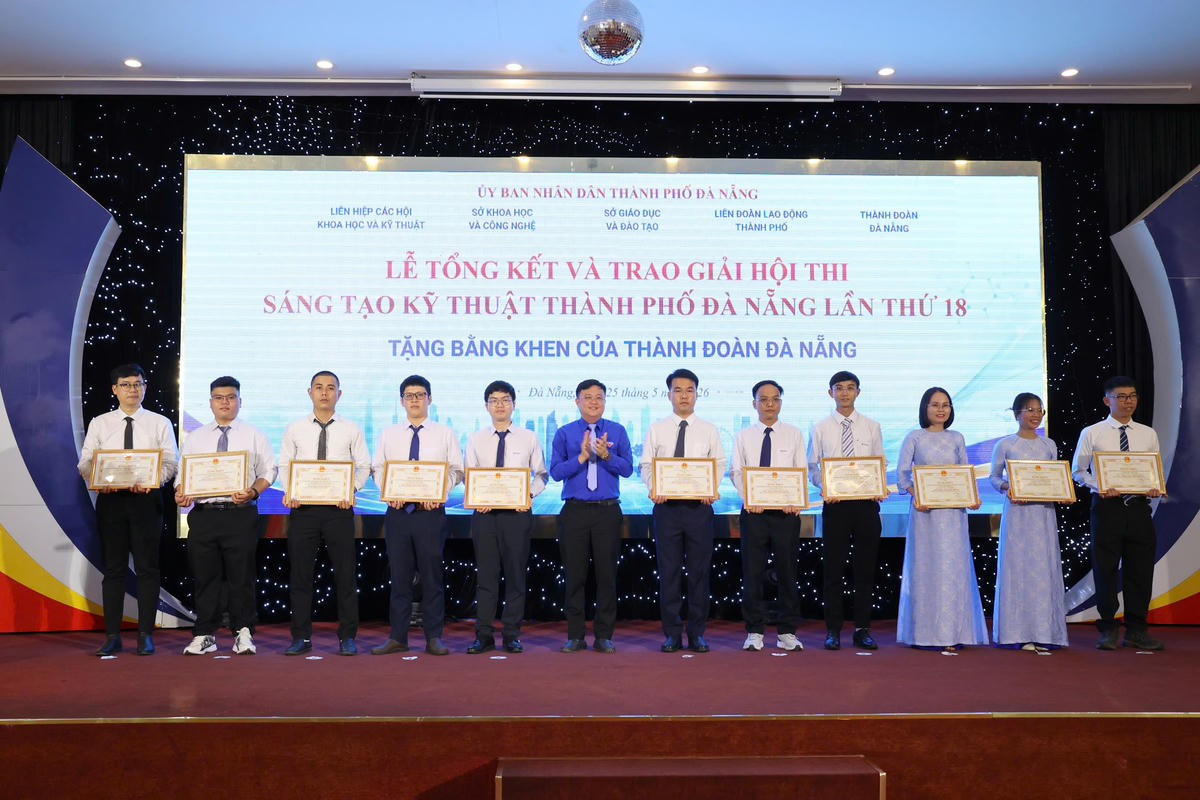EVNCPC đạt nhiều giải thưởng tại Hội thi Sáng tạo kỹ thuật thành phố Đà Nẵng lần thứ 18. Ảnh: Nguyễn Tú.