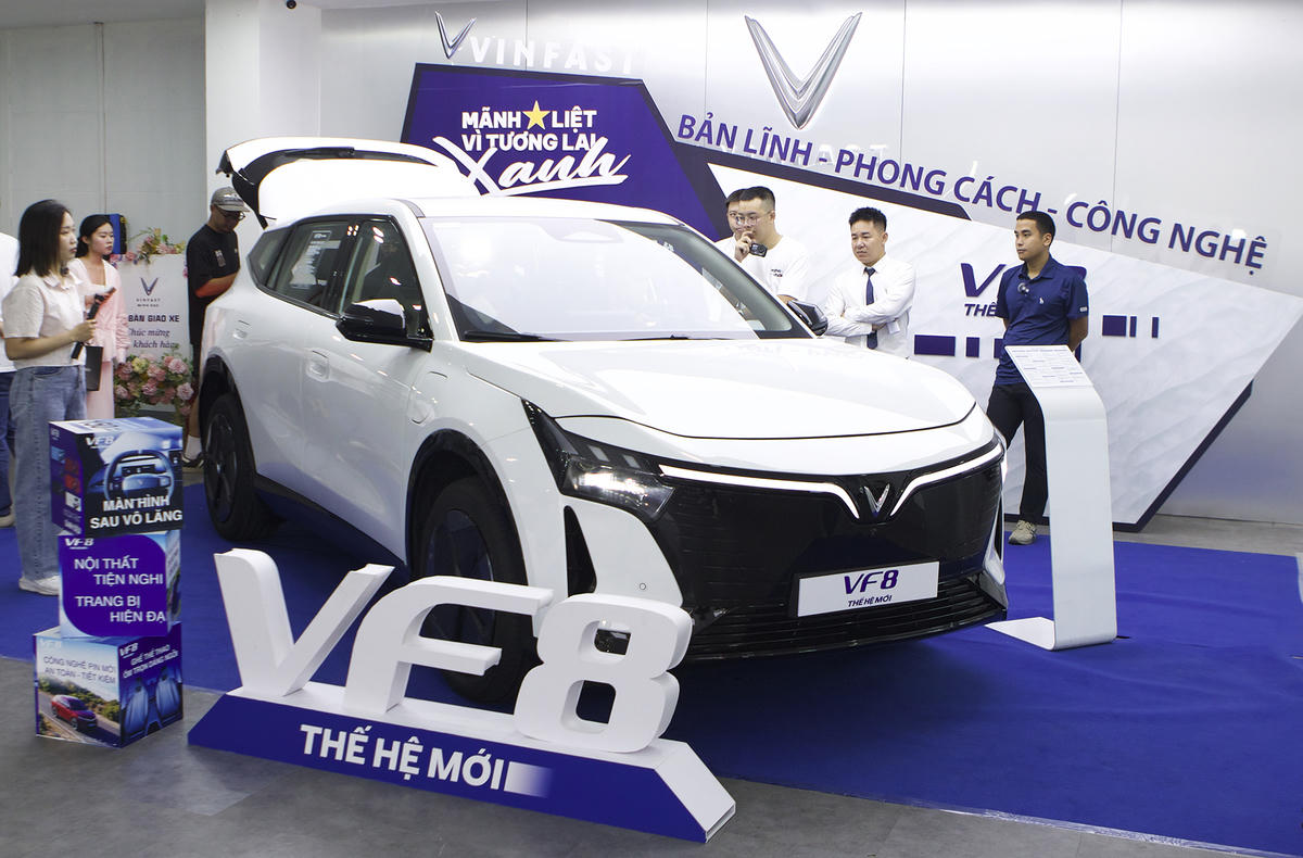 VF 8 thế hệ mới nhận được rất nhiều sự quan tâm ngay ngày đầu tiên nhận đặt cọc.