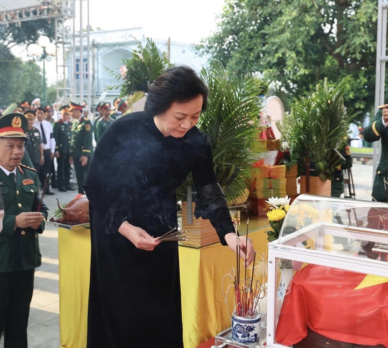 'Chiến dịch 500 ngày đêm' tiếp tục hành trình đưa các liệt sĩ trở về với đất mẹ- Ảnh 4.