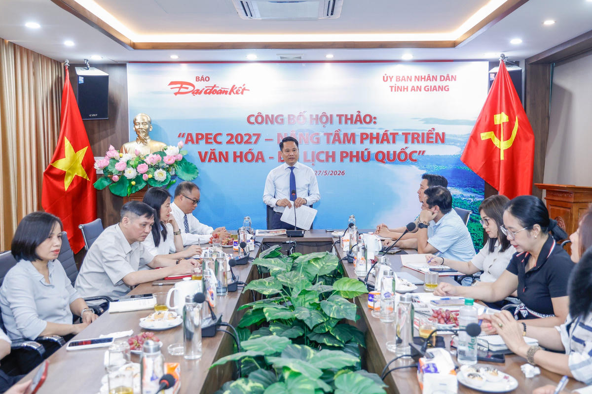 Lễ công bố thông tin Hội thảo quốc tế “APEC 2027 – Nâng tầm phát triển văn hóa - du lịch Phú Quốc” diễn ra sáng 27/5 tại Hà Nội. Ảnh: Quang Vinh.