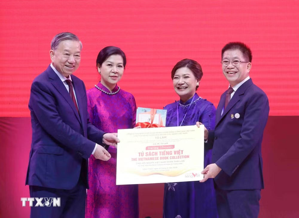 ttxvn-2705-tong-bi-thu-chu-tich-nuoc-to-lam-cong-dong-nguoi-viet-tai-thai-lan-7.jpg
