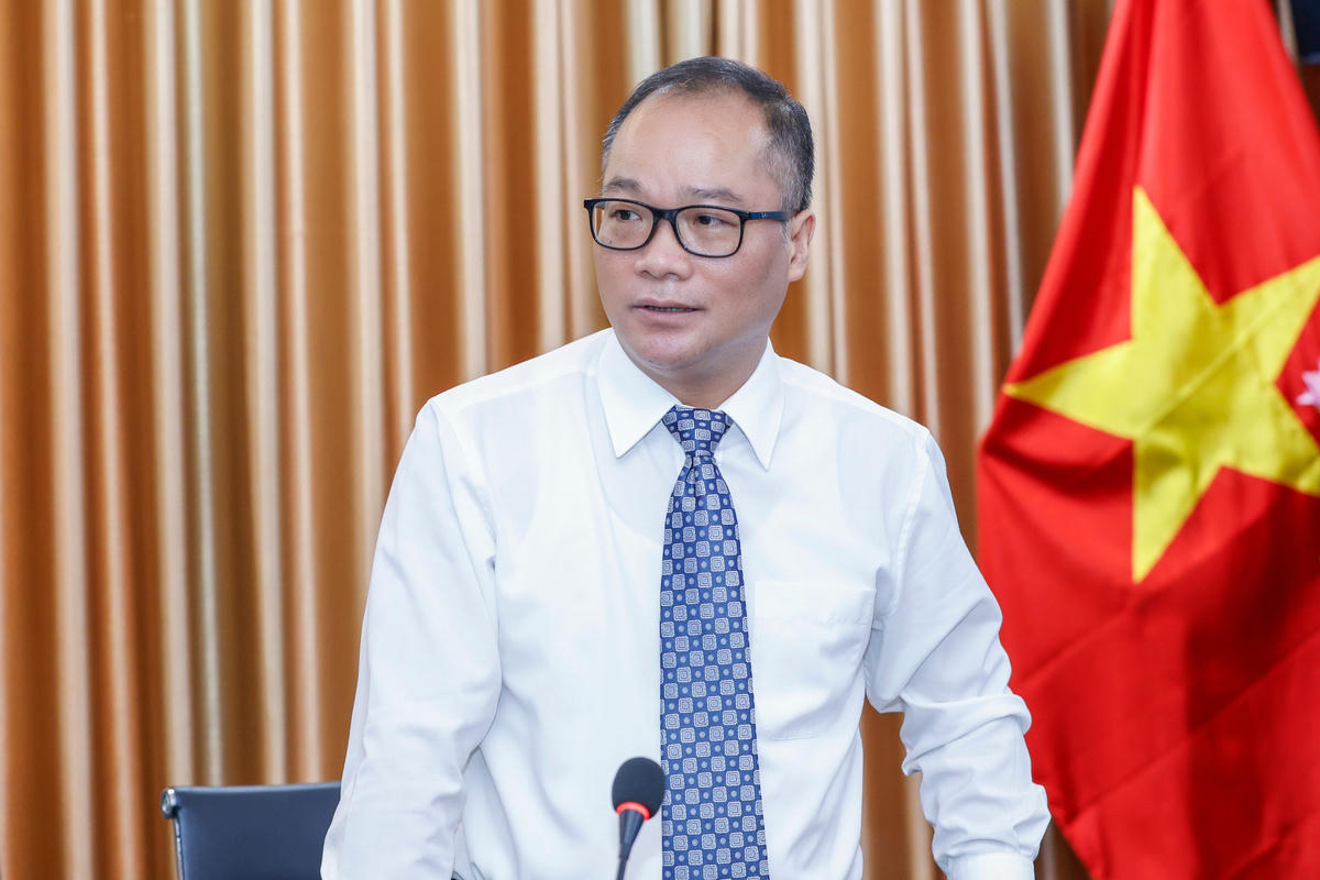 Ông Nguyễn Đăng Khang, Phó Tổng Biên tập Báo Đại đoàn kết trao đổi về định hướng nội dung chuyên môn và công tác truyền thông cho Hội thảo. Ảnh: Quang Vinh.