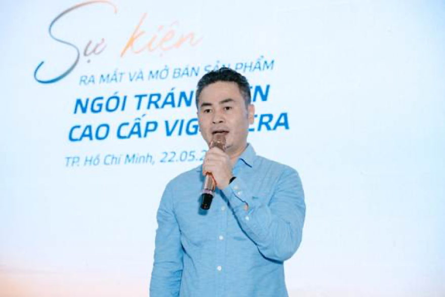 Ông Lê Tiến Dũng – Tổng Giám Đốc Công ty CP Viglacera Tiên Sơn phát biểu chia sẻ về tầm nhìn chiến lược của sản phẩm Ngói tráng men cao cấp