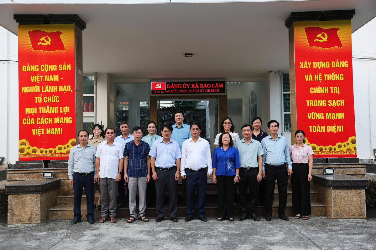 Bí thư Tỉnh ủy Cao Bằng thăm, động viên cán bộ, nhân dân 5 xã vùng cao, biên giới