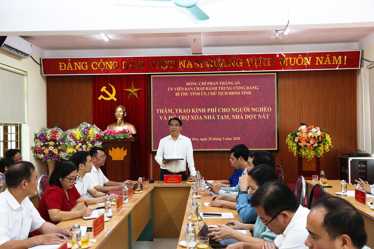 Bí thư Tỉnh ủy Cao Bằng thăm, động viên cán bộ, nhân dân 5 xã vùng cao, biên giới