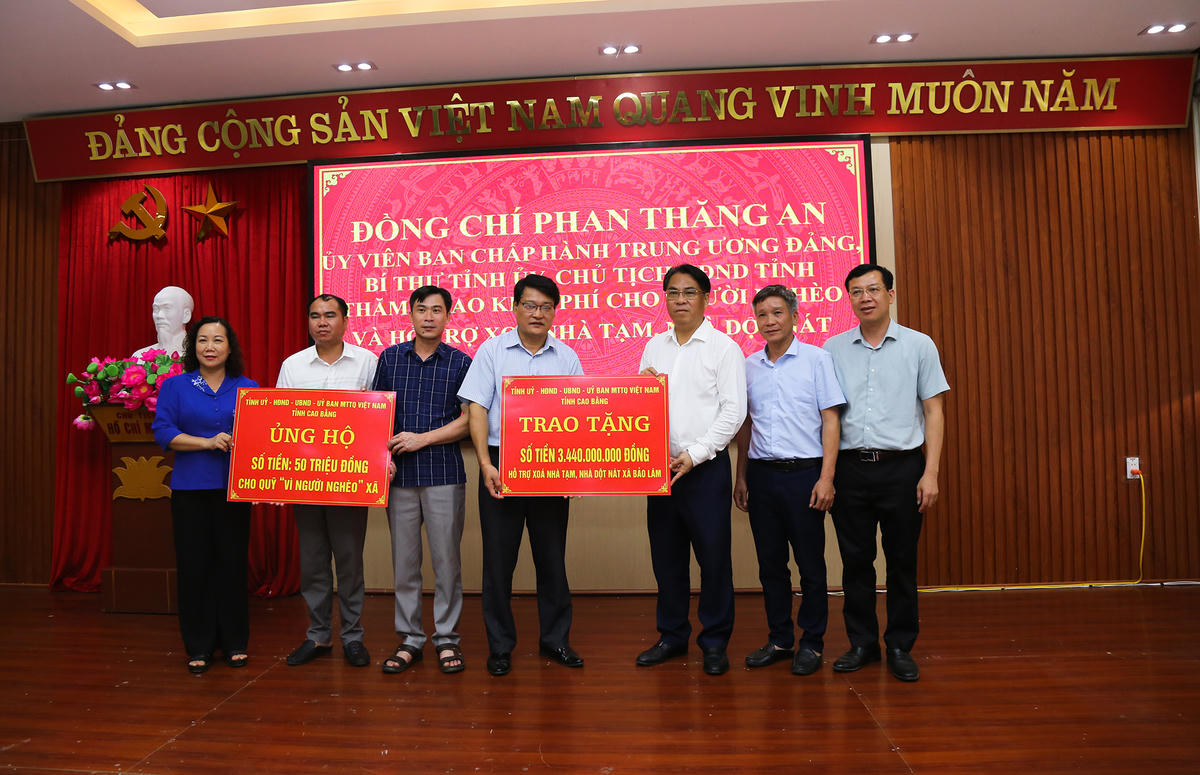 Bí thư Tỉnh ủy Cao Bằng thăm, động viên cán bộ, nhân dân 5 xã vùng cao, biên giới