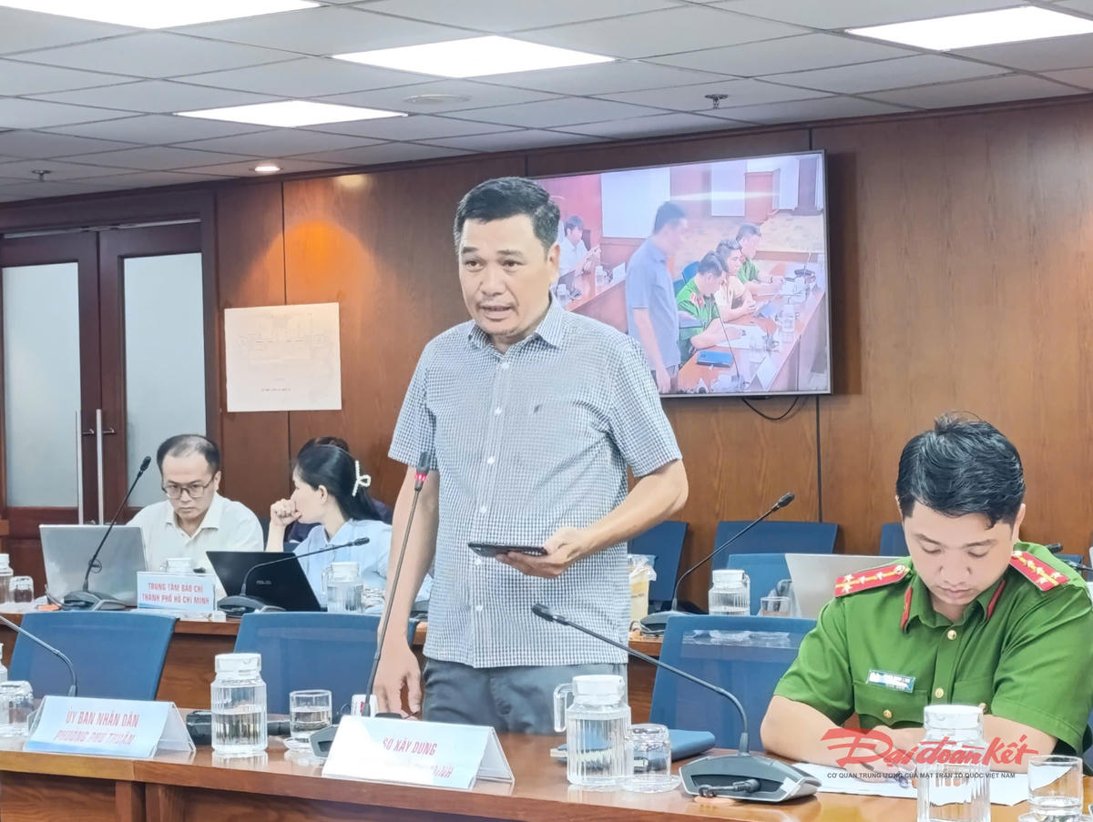 Ông&nbsp;Nguyễn Kiên Giang, Phó Trưởng Phòng Quản lý bảo trì và khai thác công trình giao thông, Sở Xây dựng TP Hồ Chí Minh thông tin tại buổi họp báo. Ảnh: T.Luân.