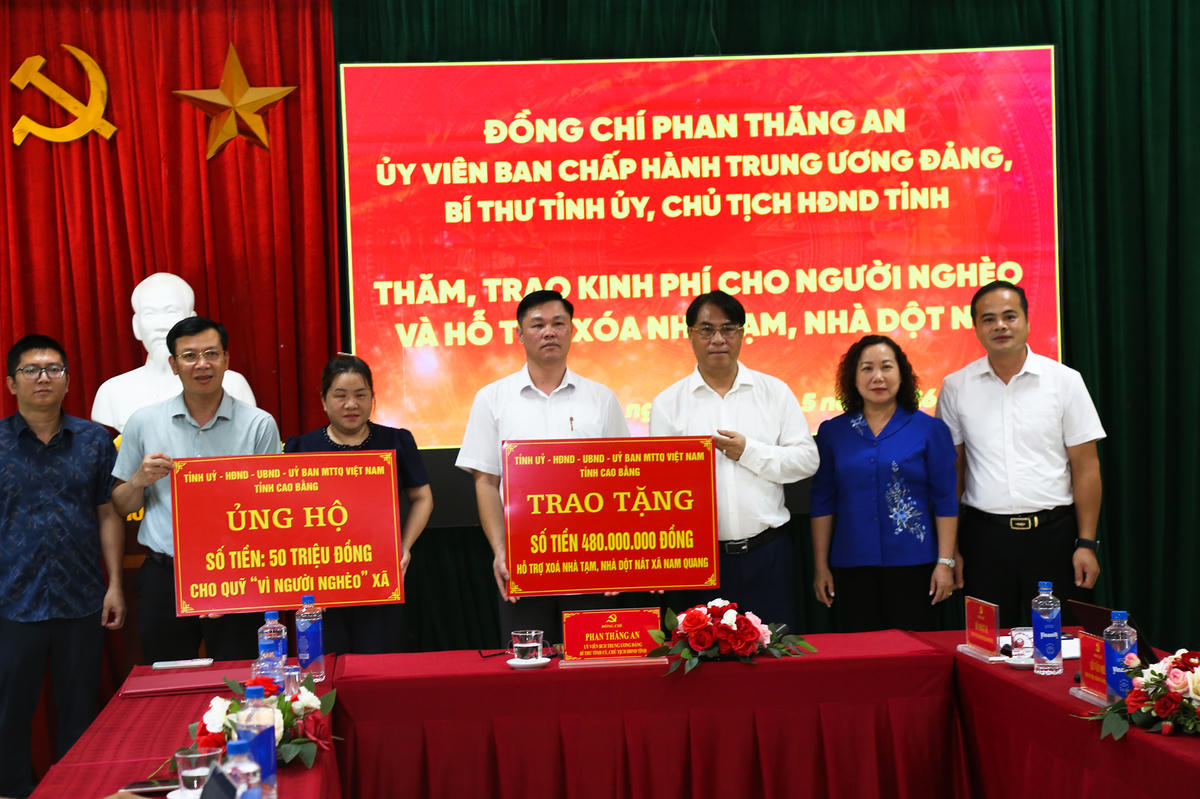 Bí thư Tỉnh ủy Cao Bằng thăm, động viên cán bộ, nhân dân 5 xã vùng cao, biên giới