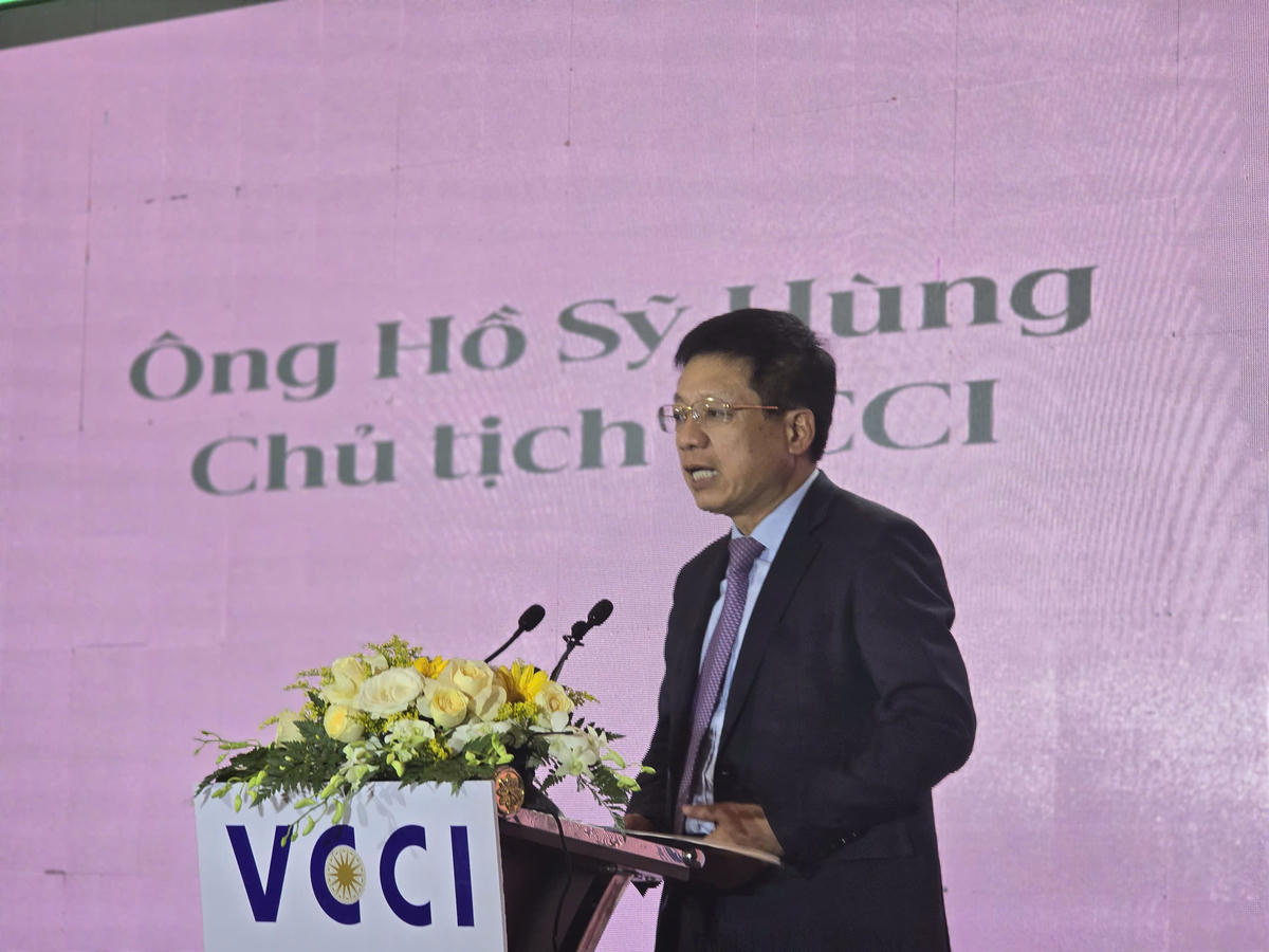 PGS.TS Hồ Sỹ Hùng - Chủ tịch VCCI phát biểu tại lễ công bố. Ảnh TT