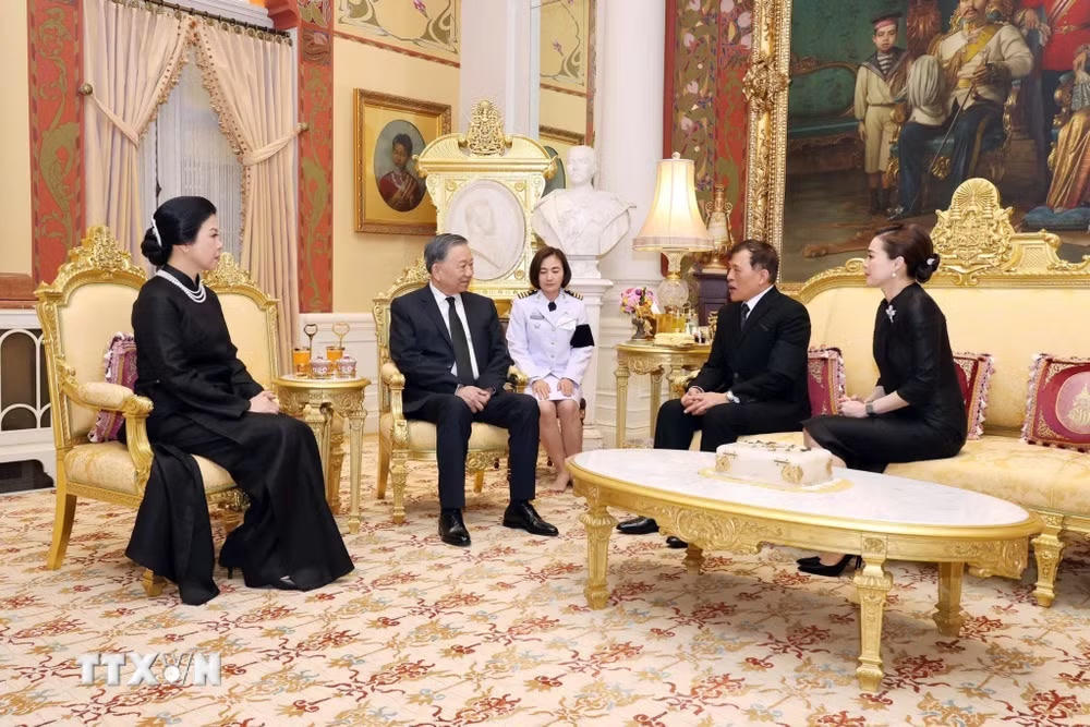 ttxvn-tong-bi-thu-chu-tich-nuoc-to-lam-va-phu-nhan-hoi-kien-nha-vua-thai-lan-va-hoang-hau-2.jpg