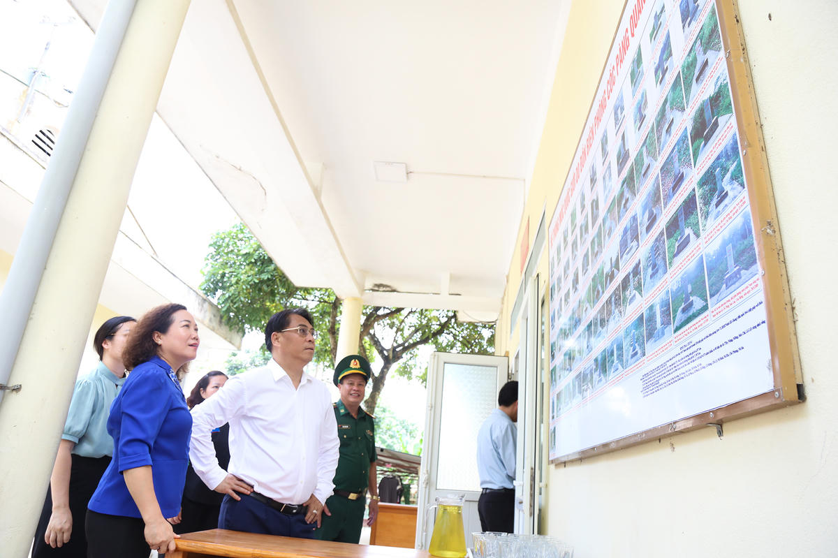Bí thư Tỉnh ủy Cao Bằng thăm, động viên cán bộ, nhân dân 5 xã vùng cao, biên giới