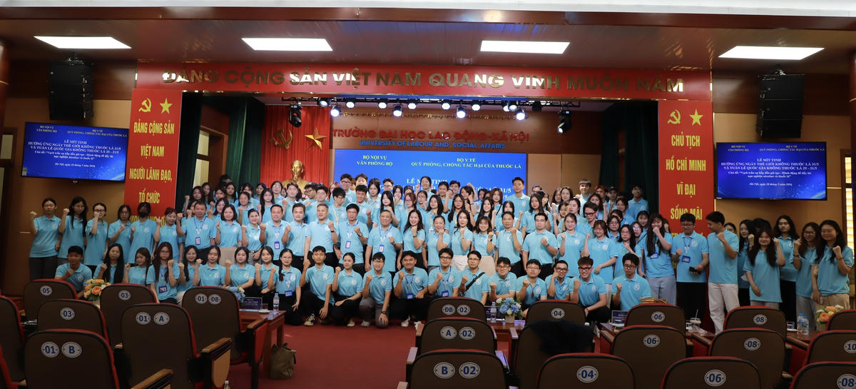 Năm 2026 Bộ Nội vụ đề ra chỉ tiêu: 100% lãnh đạo Bộ, ngành và các đơn vị trực thuộc Bộ, ngành hiểu biết về quy định của Luật PCTH của thuốc lá; 90% cơ quan trực thuộc Bộ ngành thực hiện nghiêm quy định cấm hút thuốc tại nơi làm việc trong nhà. Ảnh: L.H