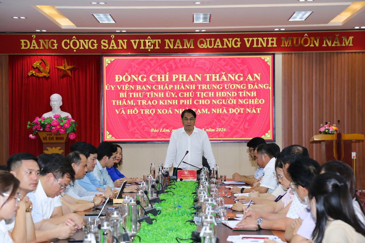 Bí thư Tỉnh ủy Cao Bằng thăm, động viên cán bộ, nhân dân 5 xã vùng cao, biên giới