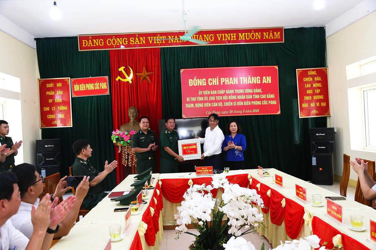 Bí thư Tỉnh ủy Cao Bằng thăm, động viên cán bộ, nhân dân 5 xã vùng cao, biên giới