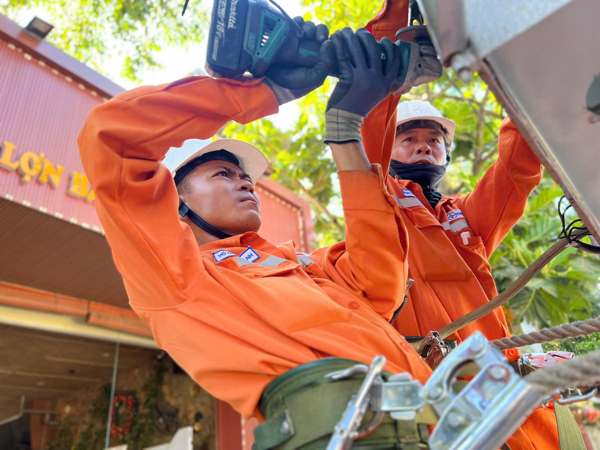 Nắng nóng kéo dài, tiêu thụ điện miền Trung – Tây Nguyên tăng cao kỷ lục