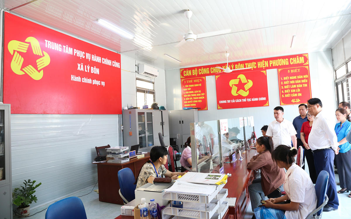 Bí thư Tỉnh ủy Cao Bằng thăm, động viên cán bộ, nhân dân 5 xã vùng cao, biên giới