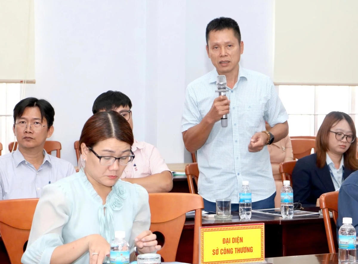 Đại diện doanh nghiệp phát biểu tại hội thảo.