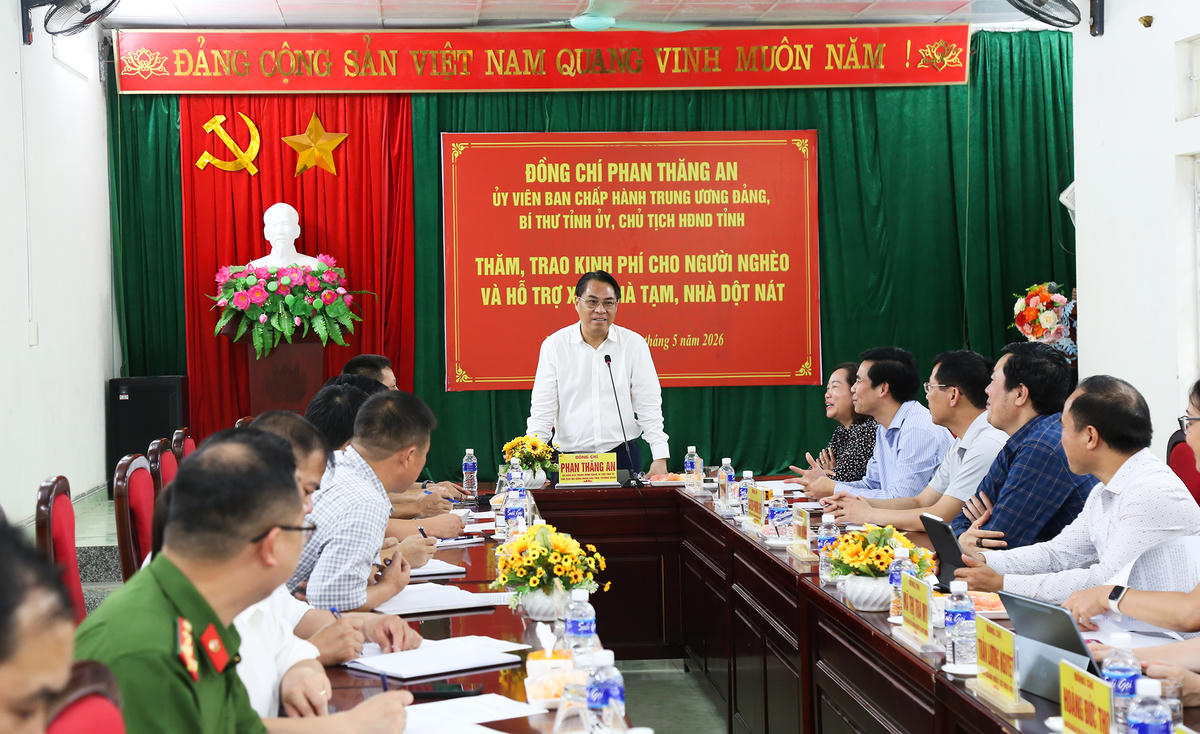 Bí thư Tỉnh ủy Cao Bằng thăm, trao kinh phí hỗ trợ người nghèo tại 4 xã khó khăn vùng cao phía Tây