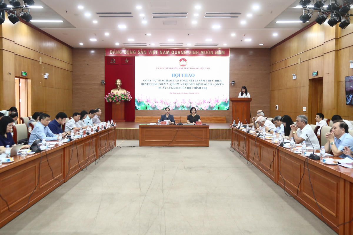Quang cảnh hội nghị phản biện. Ảnh: Lê Khánh