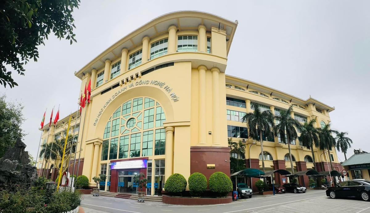 Trường Đại học Kinh doanh và Công nghệ Hà Nội.