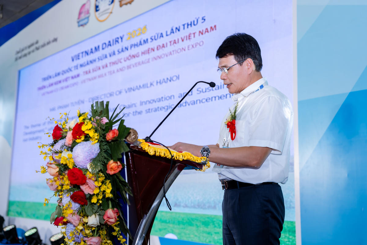 Ông Phạm Tuyên – Giám đốc chi nhánh Vinamilk Hà Nội – phát biểu tại Lễ khai mạc chuỗi triển lãm chuyên ngành sữa – kem - trà sữa và thức uống hiện đại 2026 (Ảnh: Duy Cường).