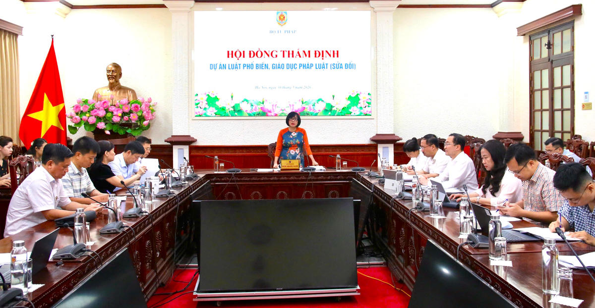 Đề nghị hoàn thiện quy định về xây dựng văn hóa tuân thủ pháp luật trong cơ sở giáo dục

