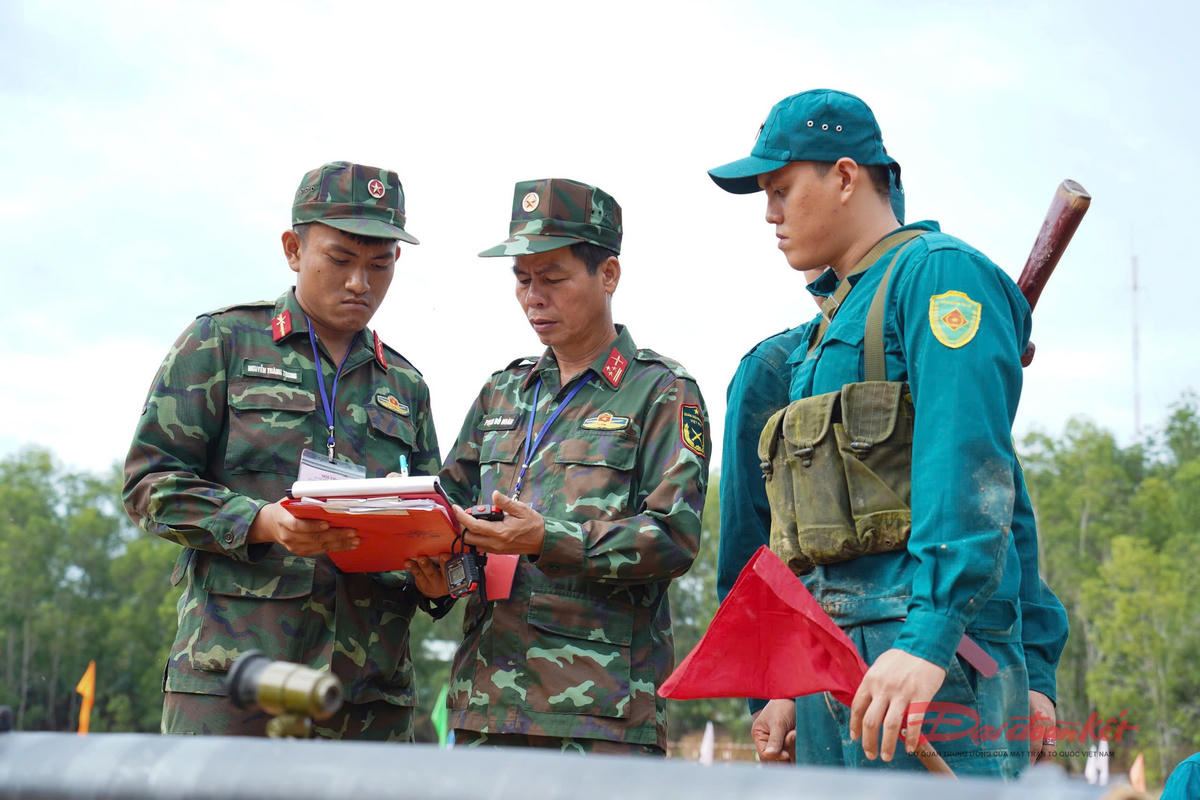 Rèn luyện bản lĩnh, nâng cao sức mạnh dân quân tự vệ TP Hồ Chí Minh