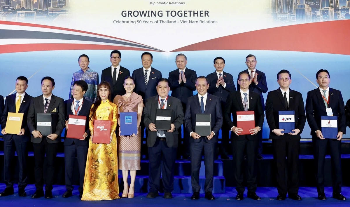 Madam Pang & Tiến sĩ Nguyễn Thị Phương Thảo sẽ cùng nhau thúc đẩy các hoạt động thể thao, văn hoá và phát triển cộng đồng.