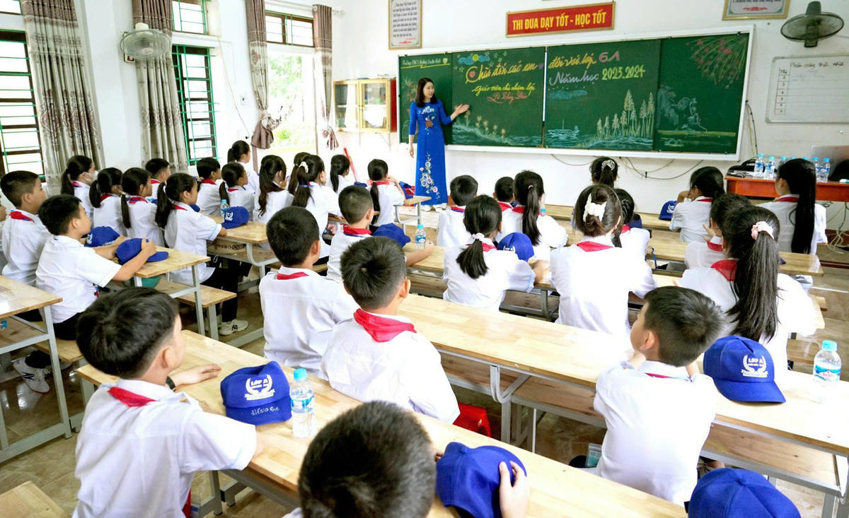 Sau khi học sinh đã được tuyển vào trường, các cơ sở giáo dục không được tổ chức khảo sát để chia lớp theo học lực, hình thành lớp chọn hoặc tạo sự chênh lệch giữa các lớp trong cùng một trường.