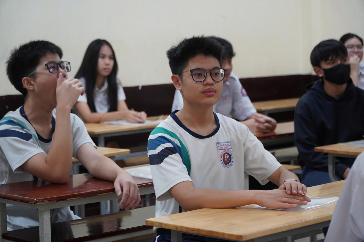 Hơn 151.000 thí sinh ở TP Hồ Chí Minh làm thủ tục dự thi lớp 10