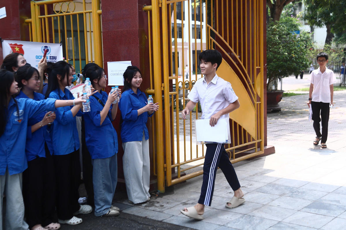 Thí sinh Hà Nội thở phào cán đích kỳ thi lớp 10 