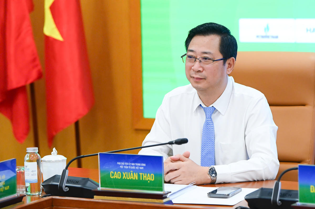 Ông Cao Xuân Thạo - Phó Chủ tịch UBTƯ MTTQ Việt Nam chủ trì buổi họp báo.