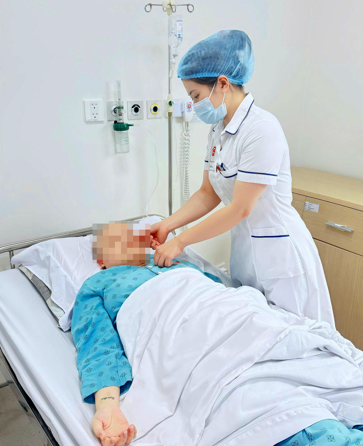 Chăm sóc và điều trị bệnh nhân mắc lao phổi. Ảnh: BVCC