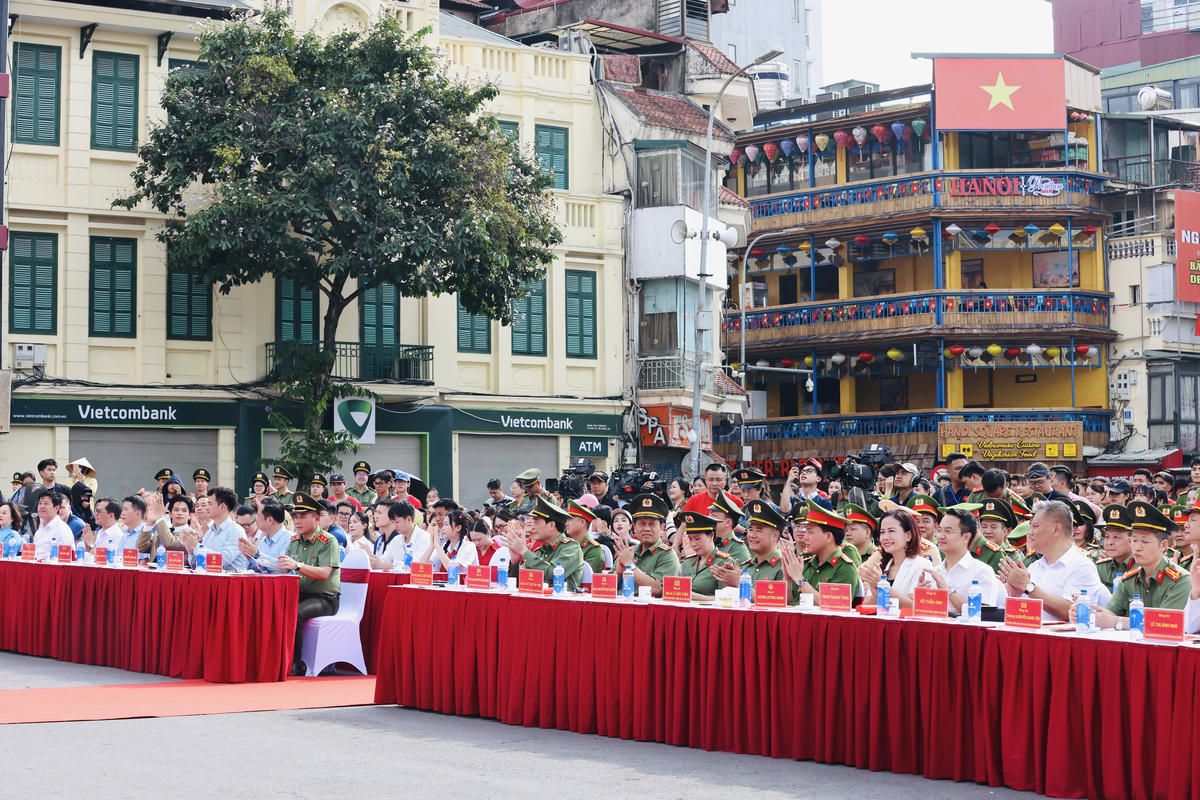 Công an thành phố Hà Nội tổ chức Lễ hưởng ứng Cuộc thi sáng tạo video clip “Tổ quốc bình yên” - Ảnh: Vi Nam