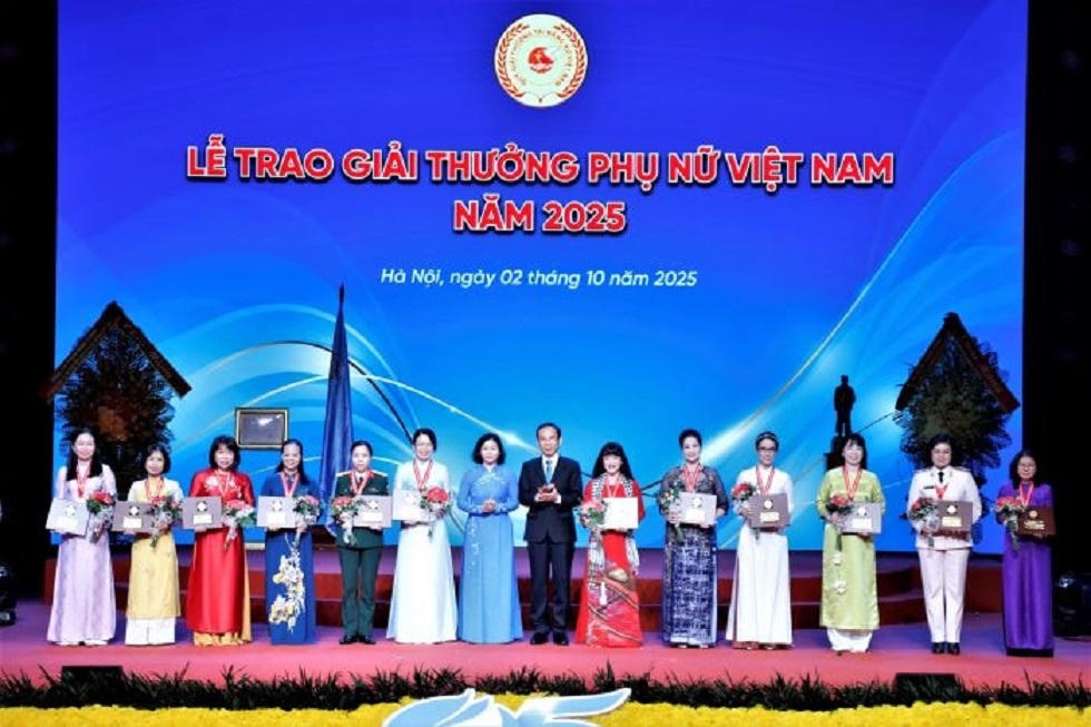 Giải thưởng Phụ nữ Việt Nam nhằm tôn vinh sự cống hiến, tài năng, sức sáng tạo của những tập thể, cá nhân phụ nữ xuất sắc trên mọi lĩnh vực của đời sống xã hội. Ảnh: PV